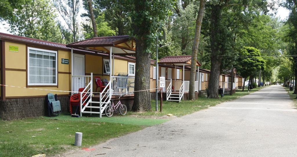 Parque de Campismo Fuentes Blancas 2*